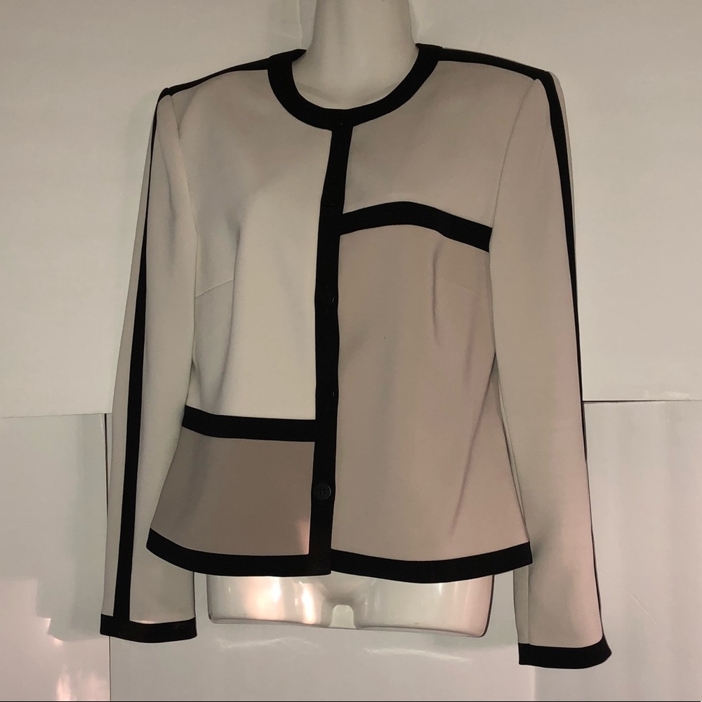 Sandra Blazer 8